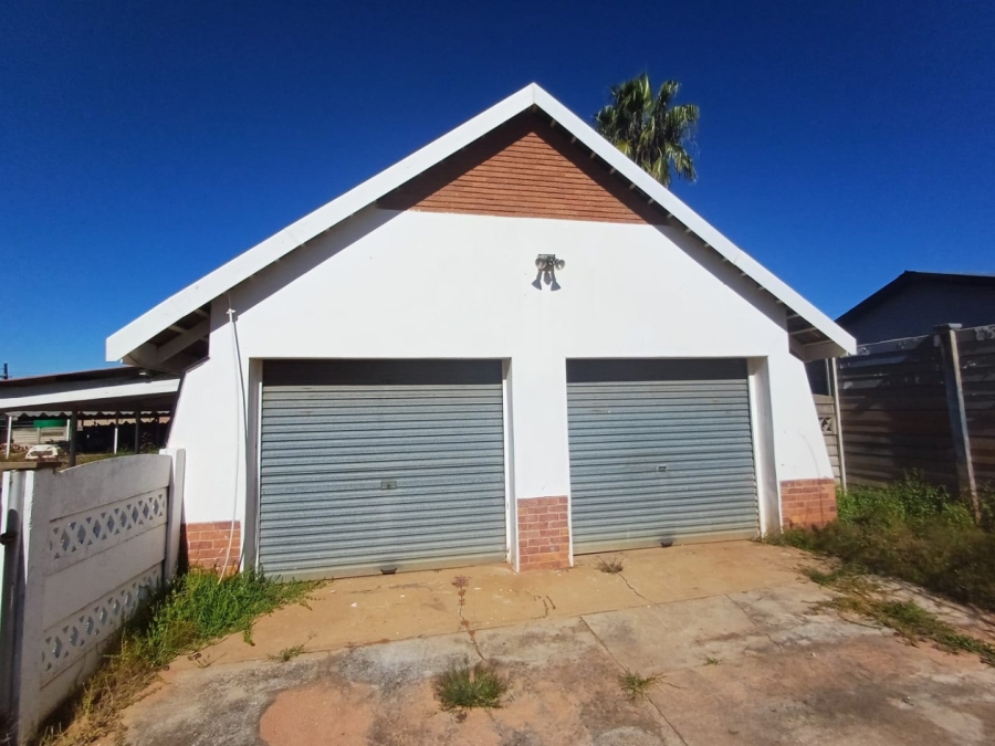 3 Bedroom Property for Sale in Wilkoppies North West
